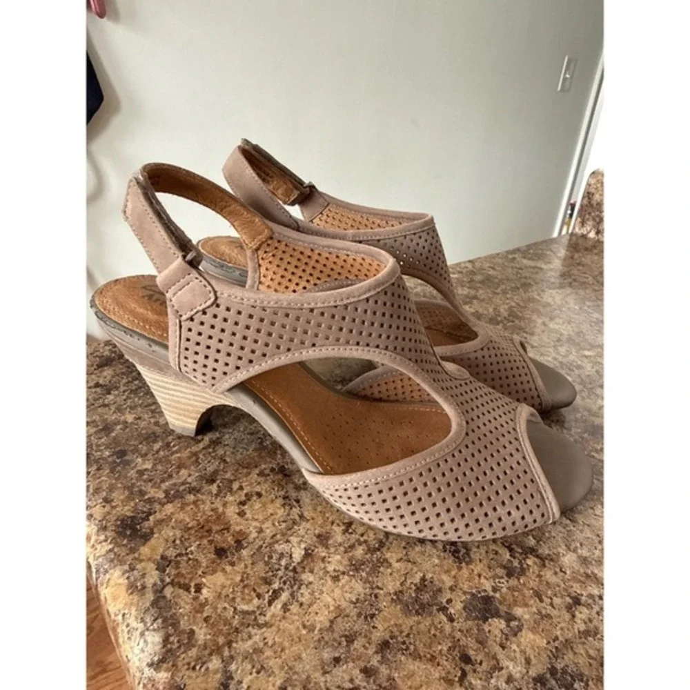 Clarks‎ Open Toe Slingback Evant Julie Style Size 6.5 Leather Boho Chic Summer